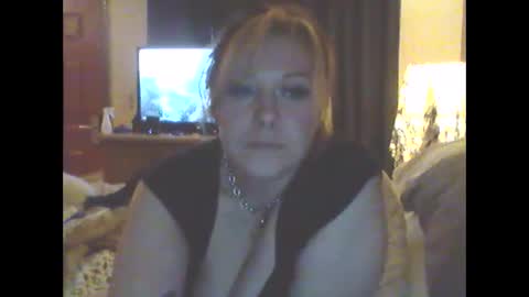 Snapshot of theunbound07 chatting on 10-12-25, 01:32 theunbound07 online show from 10-12-25, 01:32