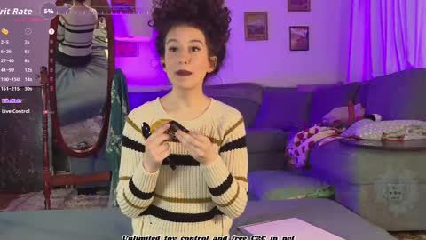 Snapshot of thewillownest chatting on 10-26-25, 05:08 thewillownest online show from 10-26-25, 05:08