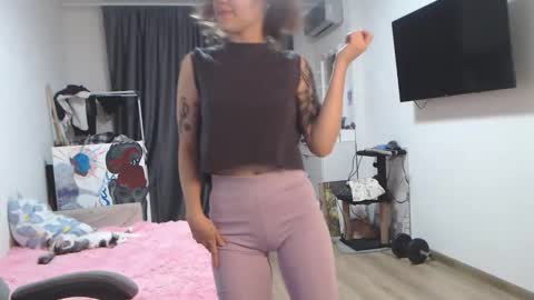 Snapshot of theysaidimcute chatting on 10-08-25, 12:52 theysaidimcute online show from 10-08-25, 12:52