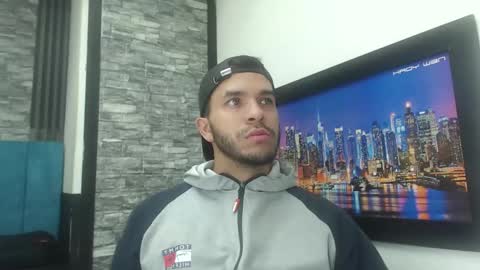 Snapshot of thiago_hairy chatting on 10-22-25, 03:18 thiago_hairy online show from 10-22-25, 03:18