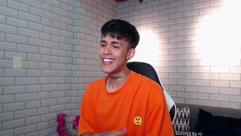 Snapshot of thiago_hard chatting on 10-01-25, 07:31 Thiago online show from 10-01-25, 07:31