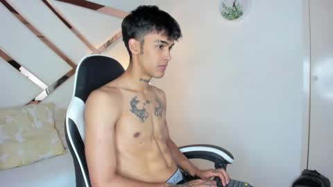 Snapshot of thiago_hard chatting on 10-20-25, 07:58 Thiago online show from 10-20-25, 07:58