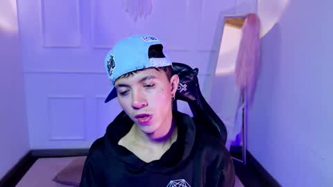 Snapshot of thiago_n_sam chatting on 10-19-25, 10:54 thiago_n_sam online show from 10-19-25, 10:54