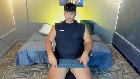 Snapshot of thiago_vibes212 chatting on 02-15-26, 09:22 thiago_vibes212 online show from 02-15-26, 09:22