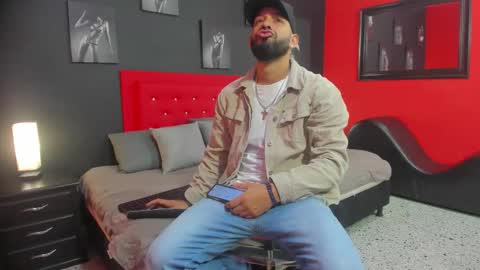 Thia Gomez online show from 11-26-25, 12:17