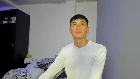 Snapshot of thiagowells_ chatting on 10-22-25, 04:18 Thiago Wells online show from 10-22-25, 04:18