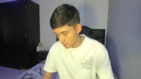 Snapshot of thiagowells_ chatting on 11-05-25, 07:03 Thiago Wells online show from 11-05-25, 07:03