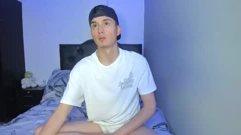 Snapshot of thiagowells_ chatting on 12-02-25, 01:55 Thiago Wells online show from 12-02-25, 01:55