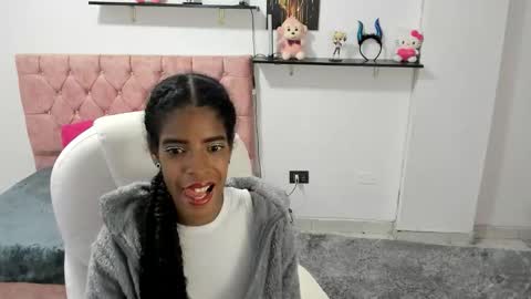 thianahorny online show from 11-30-25, 02:15