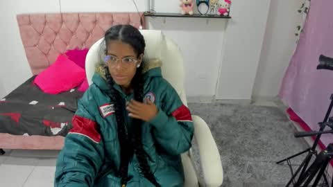 thianahorny online show from 12-20-25, 11:28