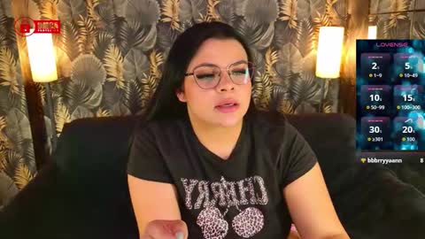 Snapshot of thiccmady chatting on 11-19-25, 12:21 ThiccMADY online show from 11-19-25, 12:21