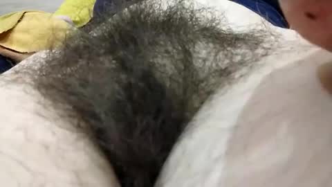 Snapshot of thickforest chatting on 12-18-24, 04:39 MilkyChoco online show from 12-18-24, 04:39