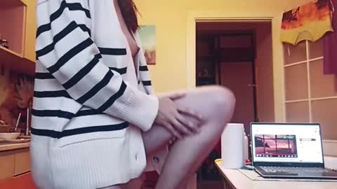 Snapshot of thickforest chatting on 12-31-24, 02:36 MilkyChoco online show from 12-31-24, 02:36