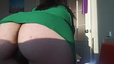 Snapshot of thickforest chatting on 01-09-25, 08:13 MilkyChoco online show from 01-09-25, 08:13