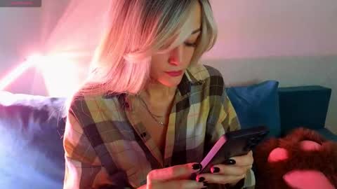 Snapshot of thief_of_hearts_ chatting on 09-10-25, 09:53 thief_of_hearts_ online show from 09-10-25, 09:53