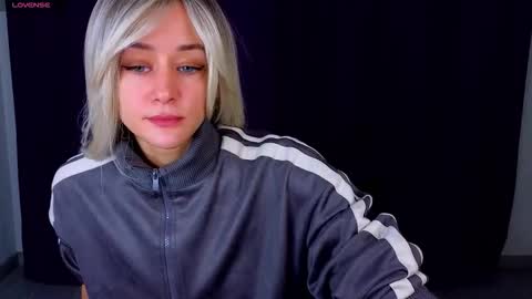 Snapshot of thief_of_hearts_ chatting on 10-03-25, 11:46 thief_of_hearts_ online show from 10-03-25, 11:46