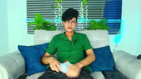 Thiago Saenzz online show from 02-05-26, 04:22