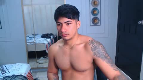 Snapshot of thirstmen_ chatting on 01-17-26, 01:38 MICHAEL AND CRISS online show from 01-17-26, 01:38