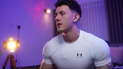 Snapshot of thomas_falcon1 chatting on 01-03-25, 05:28 Thomas Falcon online show from 01-03-25, 05:28