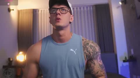 Snapshot of thomas_falcon1 chatting on 10-25-25, 02:08 Thomas Falcon online show from 10-25-25, 02:08