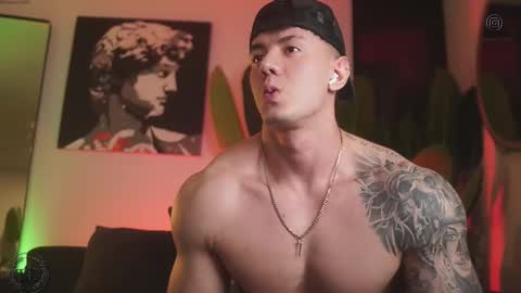 Thomas Falcon online show from 12-19-25, 01:01