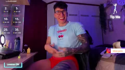 Thomas Grey online show from 10-12-25, 02:43