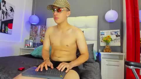 Snapshot of thomas_may4rs chatting on 03-04-25, 04:06 ---Thomas--- online show from 03-04-25, 04:06