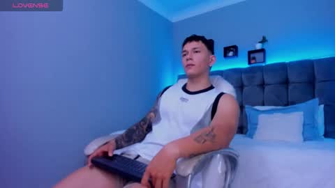 Thomas online show from 11-29-25, 01:47