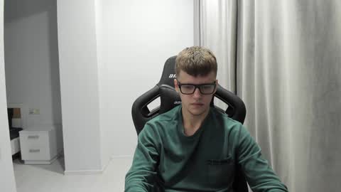 Snapshot of thomas_shelbivip chatting on 01-23-25, 06:56 Tomas online show from 01-23-25, 06:56