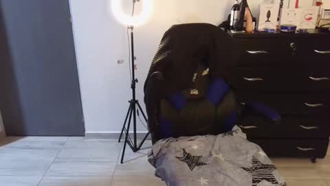 VALERIA online show from 02-17-25, 03:47