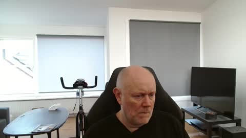 thomash32 online show from 10-10-25, 08:35