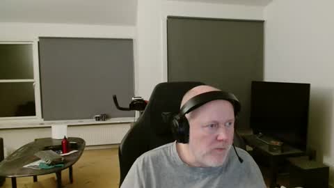 thomash32 online show from 11-11-25, 07:36