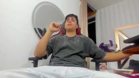 Snapshot of thomasthund chatting on 01-14-26, 03:01 thomasthund online show from 01-14-26, 03:01