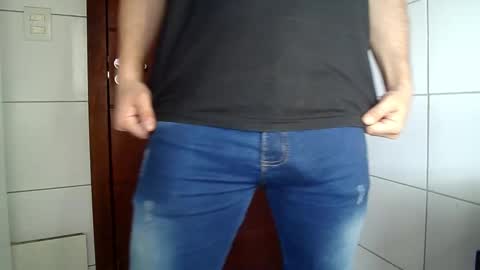Snapshot of thomaz__ chatting on 09-23-25, 06:11 thomaz__ online show from 09-23-25, 06:11
