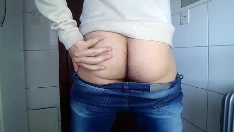 Snapshot of thomaz__ chatting on 09-26-25, 12:31 thomaz__ online show from 09-26-25, 12:31