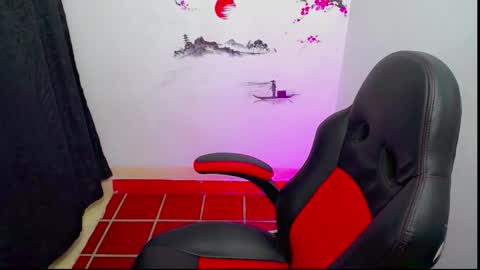 Snapshot of thommy_cute chatting on 11-10-25, 02:38 Thomas online show from 11-10-25, 02:38