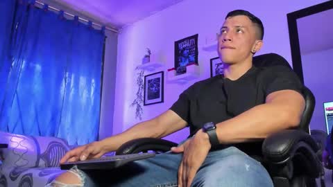 Snapshot of thomsevery chatting on 10-11-25, 05:33 Thoms Every online show from 10-11-25, 05:33