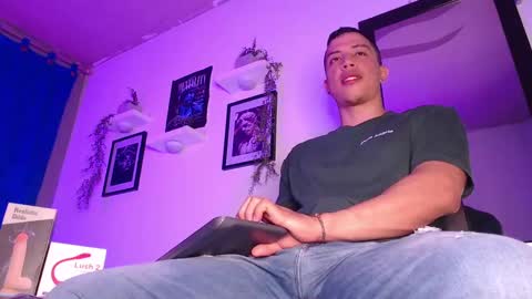 Snapshot of thomsevery_ chatting on 01-11-25, 03:13 Thoms Every online show from 01-11-25, 03:13