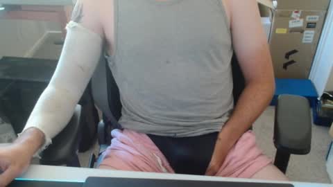 Snapshot of thongb0i chatting on 12-29-24, 08:04 thongb0i online show from 12-29-24, 08:04