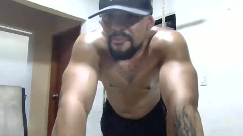 Snapshot of thonybeiio chatting on 10-16-25, 11:28 thonybeiio online show from 10-16-25, 11:28