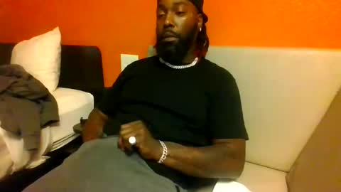 Snapshot of thotyboy68 chatting on 02-22-25, 10:07 Thotyboy online show from 02-22-25, 10:07