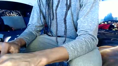 Snapshot of throatchakra chatting on 11-17-25, 06:57 Opulent Kingdom online show from 11-17-25, 06:57