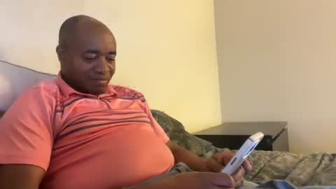 Snapshot of throbbingxxx chatting on 11-05-25, 10:37 austin xzandros online show from 11-05-25, 10:37