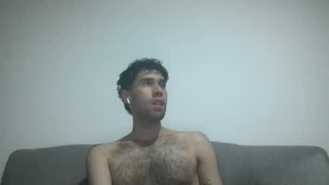 Snapshot of throwawayyourgun chatting on 12-19-25, 02:51 Luka online show from 12-19-25, 02:51