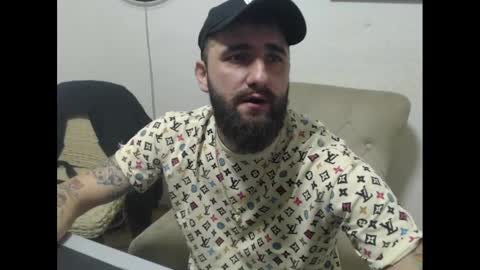 Snapshot of thug__ chatting on 12-19-24, 02:56 HugeJuicy online show from 12-19-24, 02:56