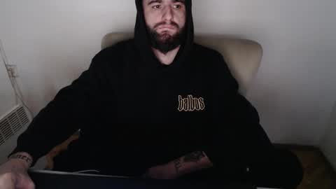 Snapshot of thug__ chatting on 12-25-24, 12:37 HugeJuicy online show from 12-25-24, 12:37