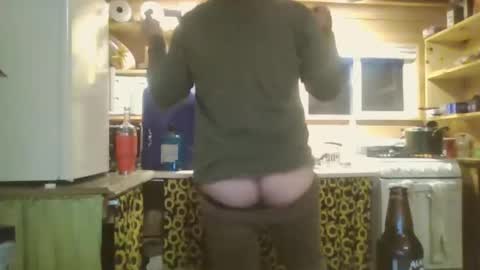 Snapshot of thunderjacker chatting on 11-21-25, 01:59 The Pen is Mightier than Sword online show from 11-21-25, 01:59