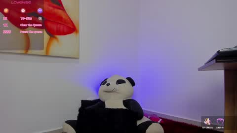 Snapshot of tiago_hannah chatting on 12-20-24, 12:19 carolina online show from 12-20-24, 12:19