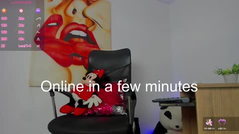 Snapshot of tiago_hannah chatting on 12-27-24, 09:43 carolina online show from 12-27-24, 09:43