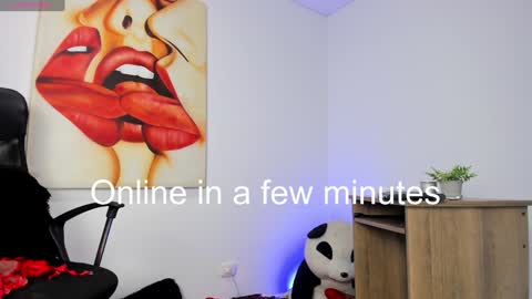 Snapshot of tiago_hannah chatting on 01-08-25, 11:21 carolina online show from 01-08-25, 11:21